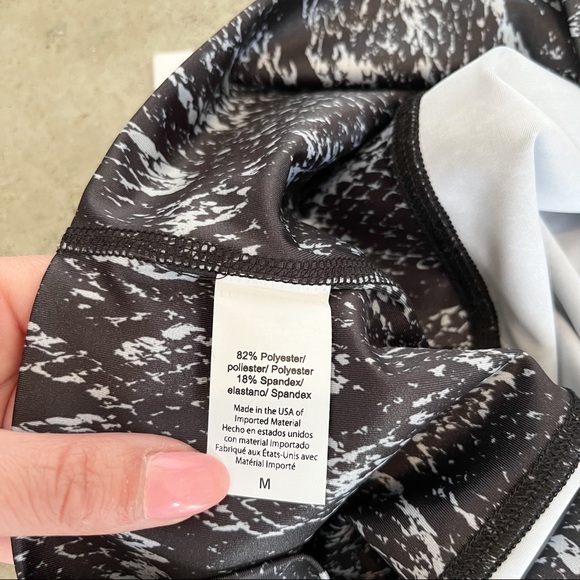 Beyond Yoga NWT Lux Camo High Waist Biker Shorts - Picture 6 of 9